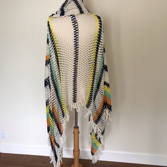 Anna Kosturova Baja Poncho - Picture 11 of 12